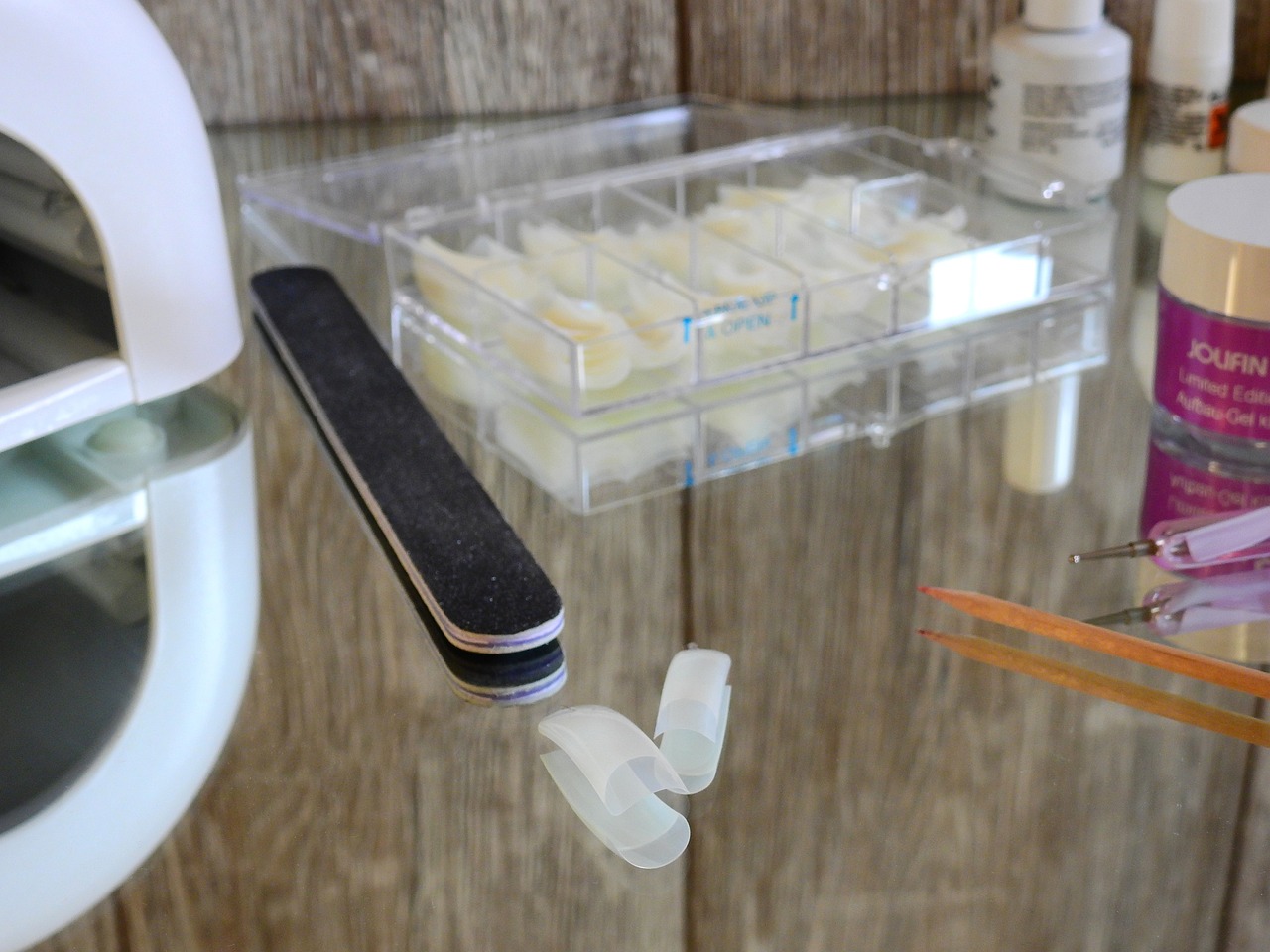 最新美甲钻,闪耀时尚的新宠