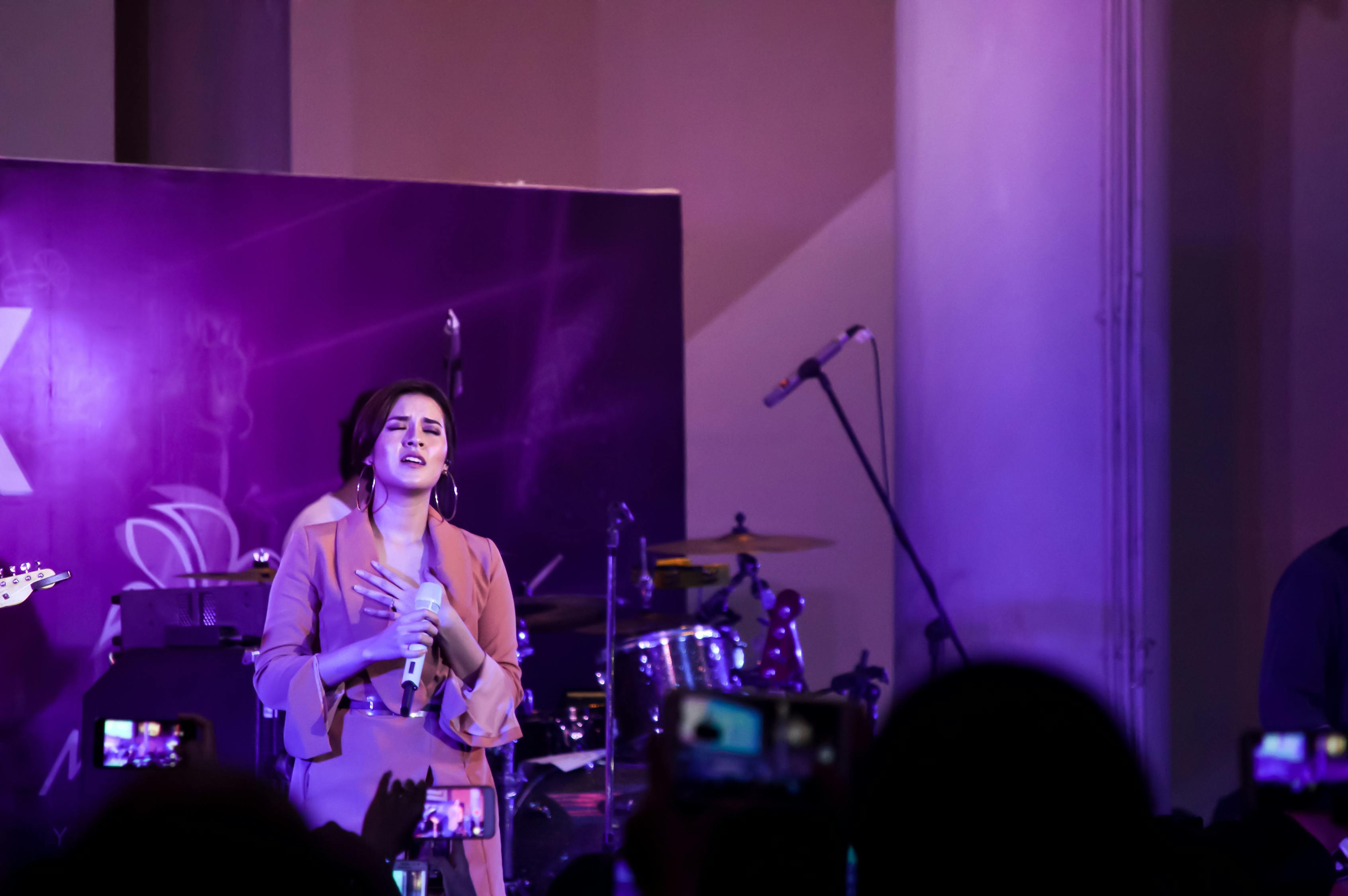 探索现代舞蹈新潮流与新元素的最新最嗨舞蹈盛宴