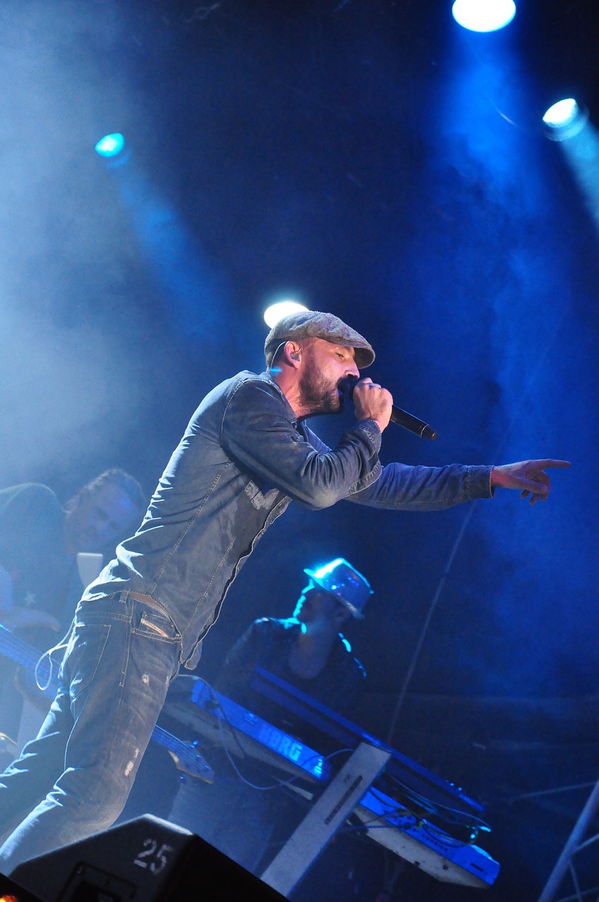 热血与娱乐的碰撞，最新足球综艺盛宴开启！