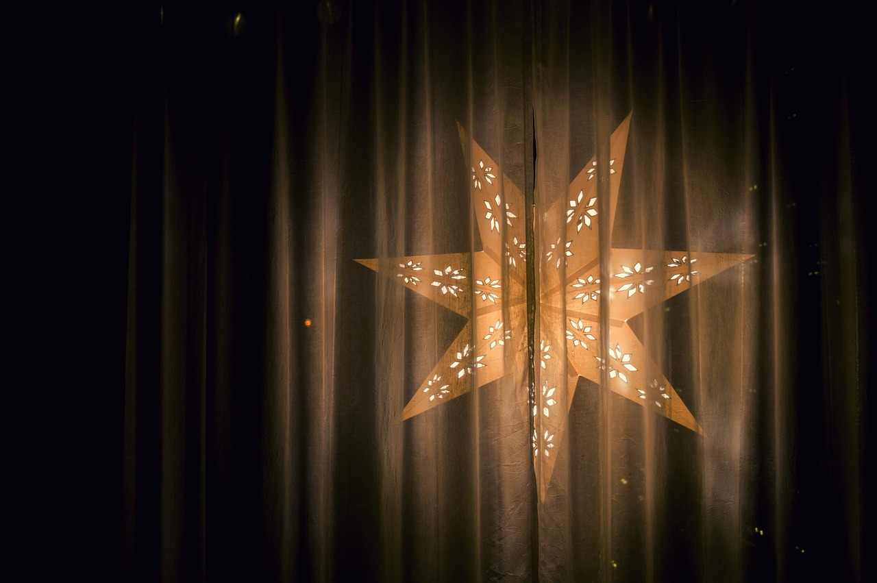 科技之光照亮夜空,最新人造月亮的新里程碑