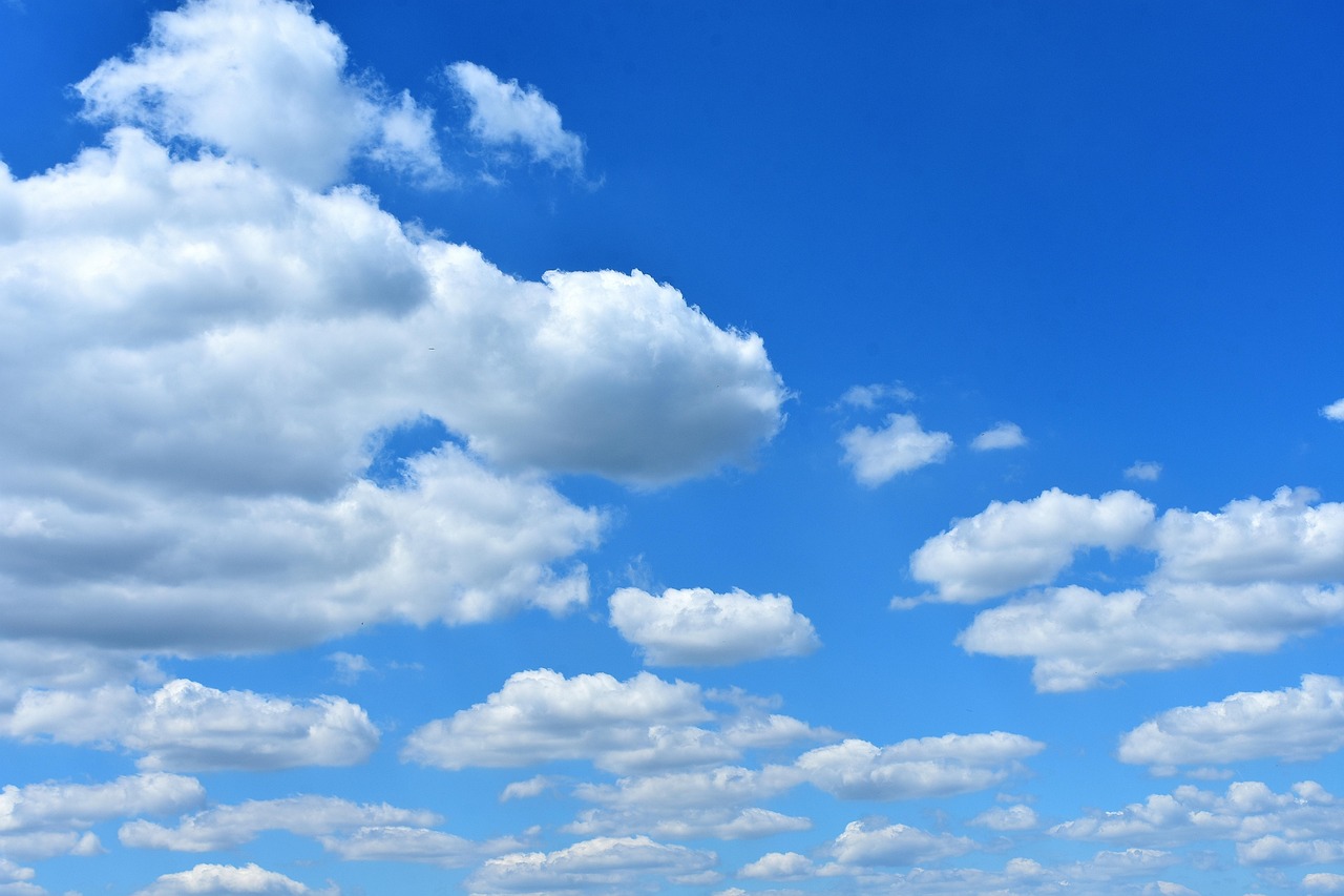 最新地球颜色揭示自然之美与环保紧迫性挑战