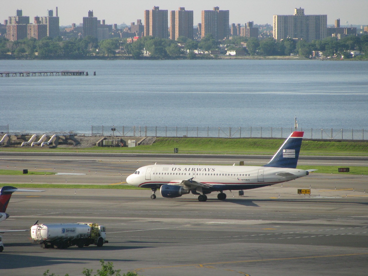 全球航空市场最新航班行情分析,趋势与影响概览