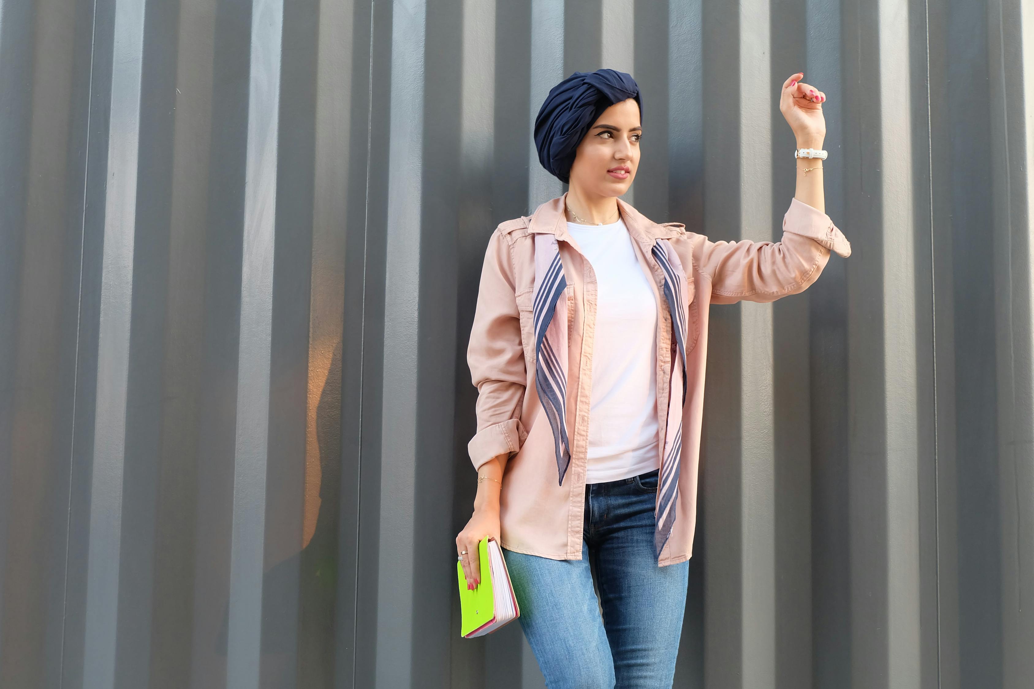 探索时尚潮流,最新照相姿势展示新姿态