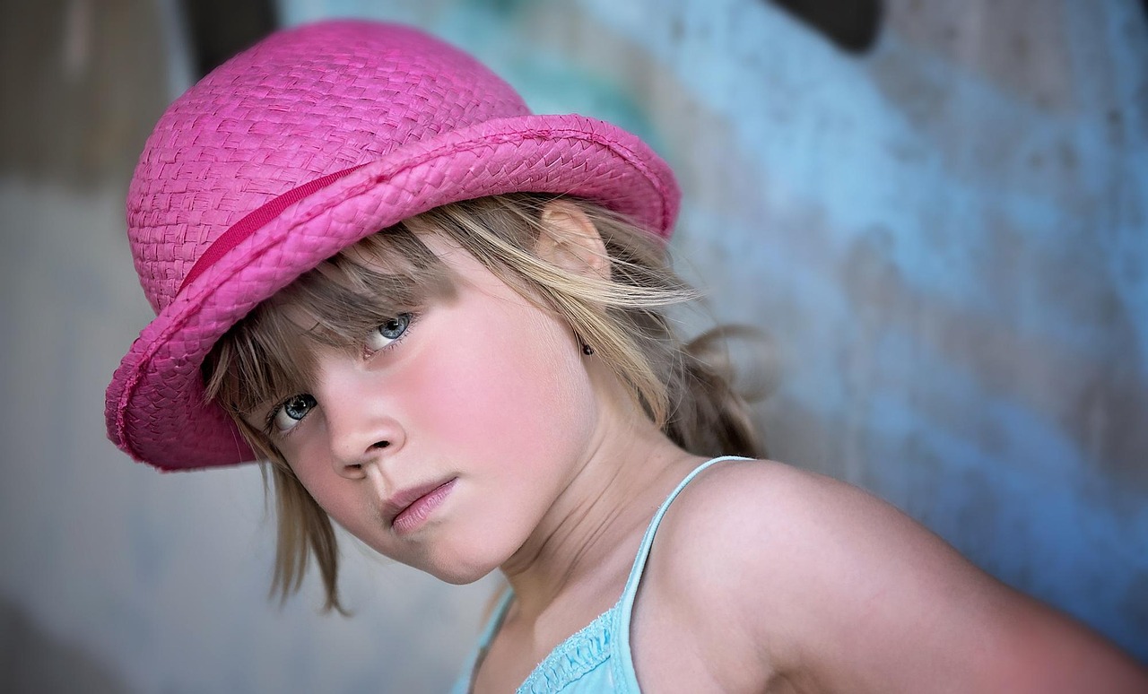 最新女孩短发造型,时尚潮流的多面展现