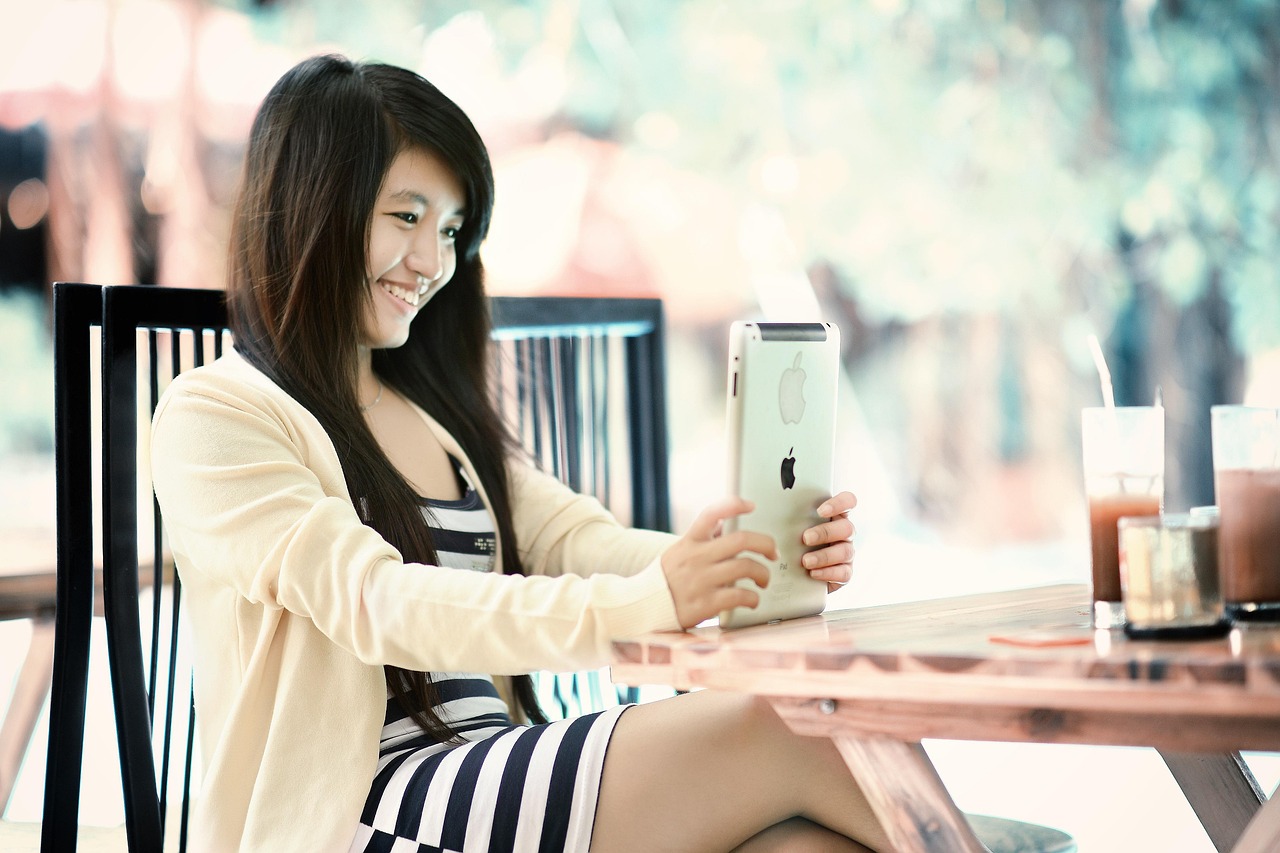 罗玉凤,从网络红人到现实生活的蜕变之路