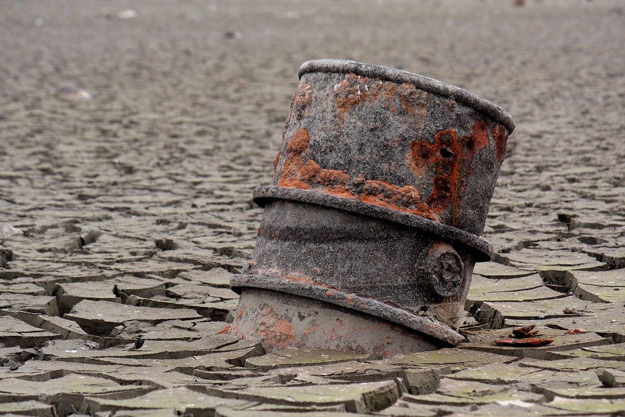 国际最新石油油价动态、影响因素及未来展望分析