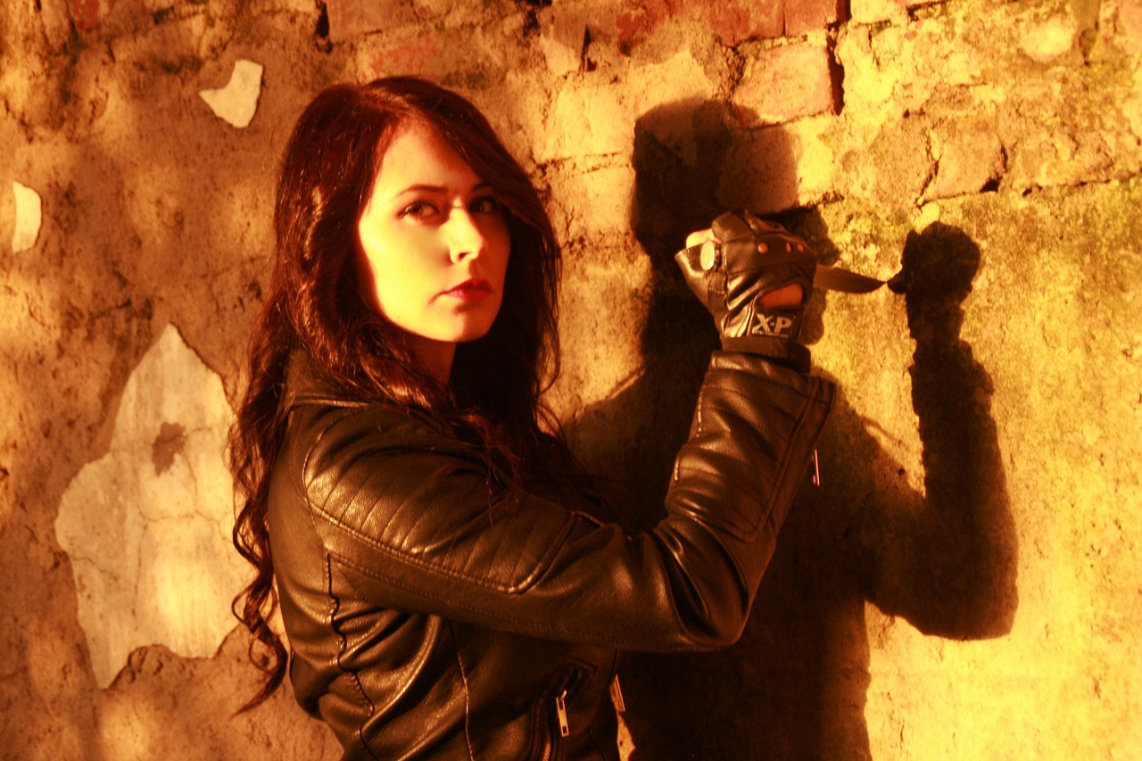 直井怜最新头像,个性与时尚的完美交融