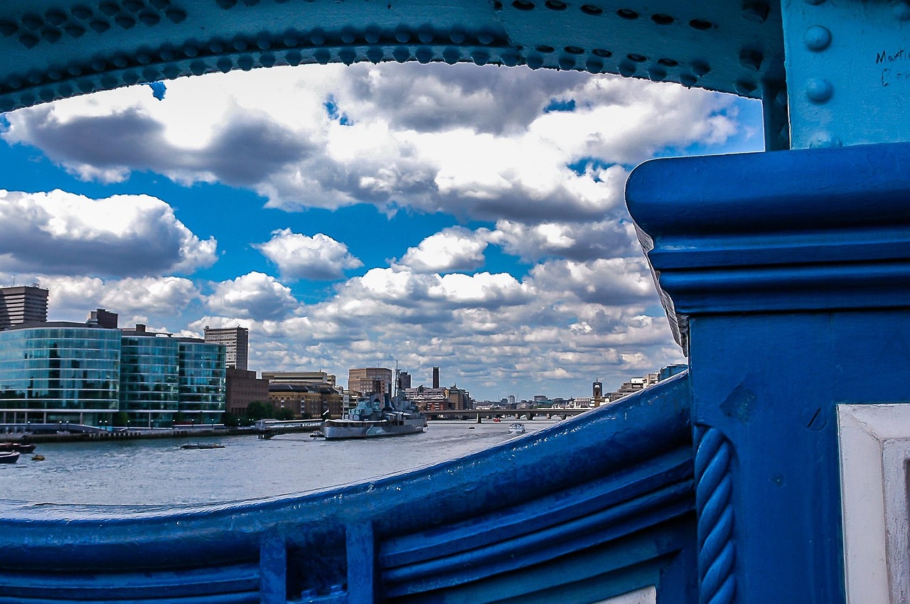 最新楼市大降价趋势揭秘，市场影响及未来展望