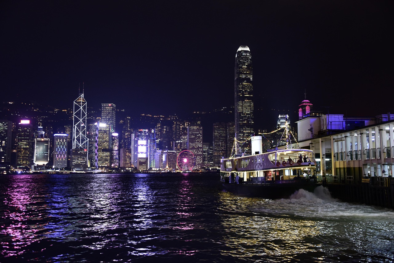 香港现代都市流行文化探索,最新俚仑片与俚语片揭秘