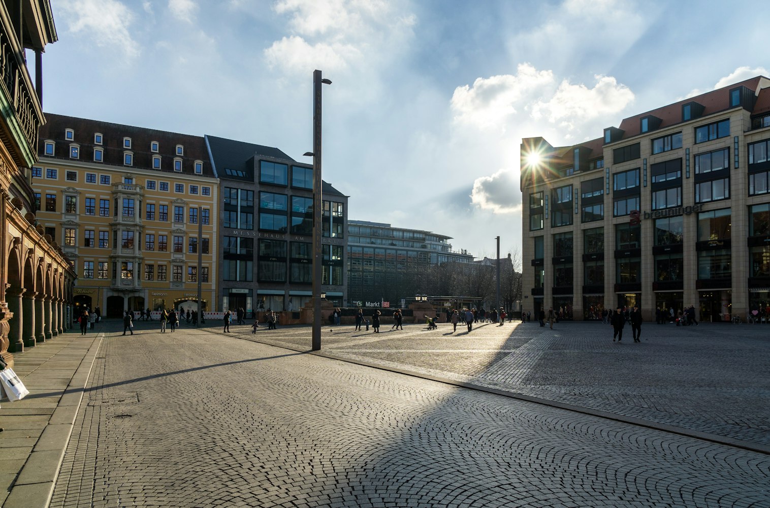现代城市生活缩影,最新家属楼风采展示